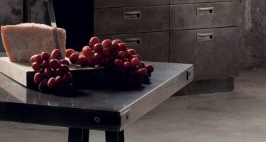 3394_tavolo_misfit-table_02-800x450